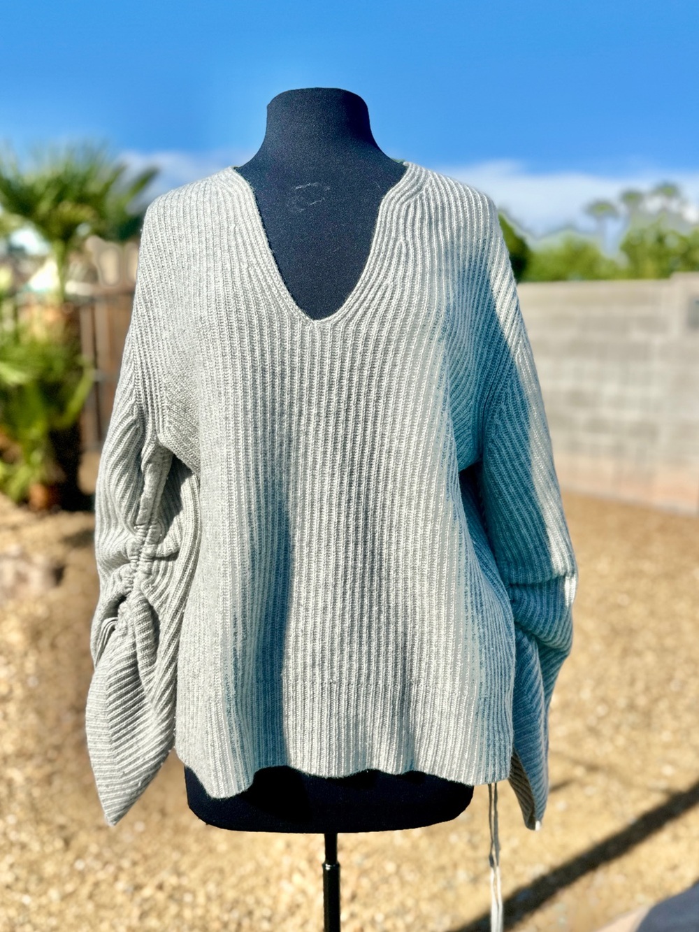 BROCHU WALKER Wool Cashmere V-Neck Tie Sleeve Sweater Gray M